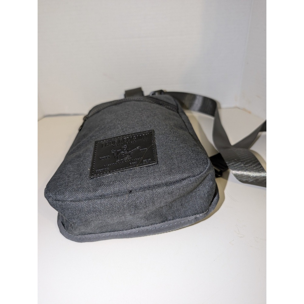 True Religion Crossbody Mens Sling Bag Gray Yeta 2.0 Buddha Logo Adjustable NWOT - Picture 8 of 16